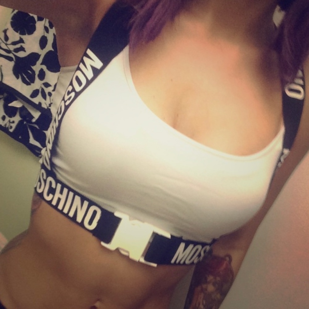 Custom listing Chyna